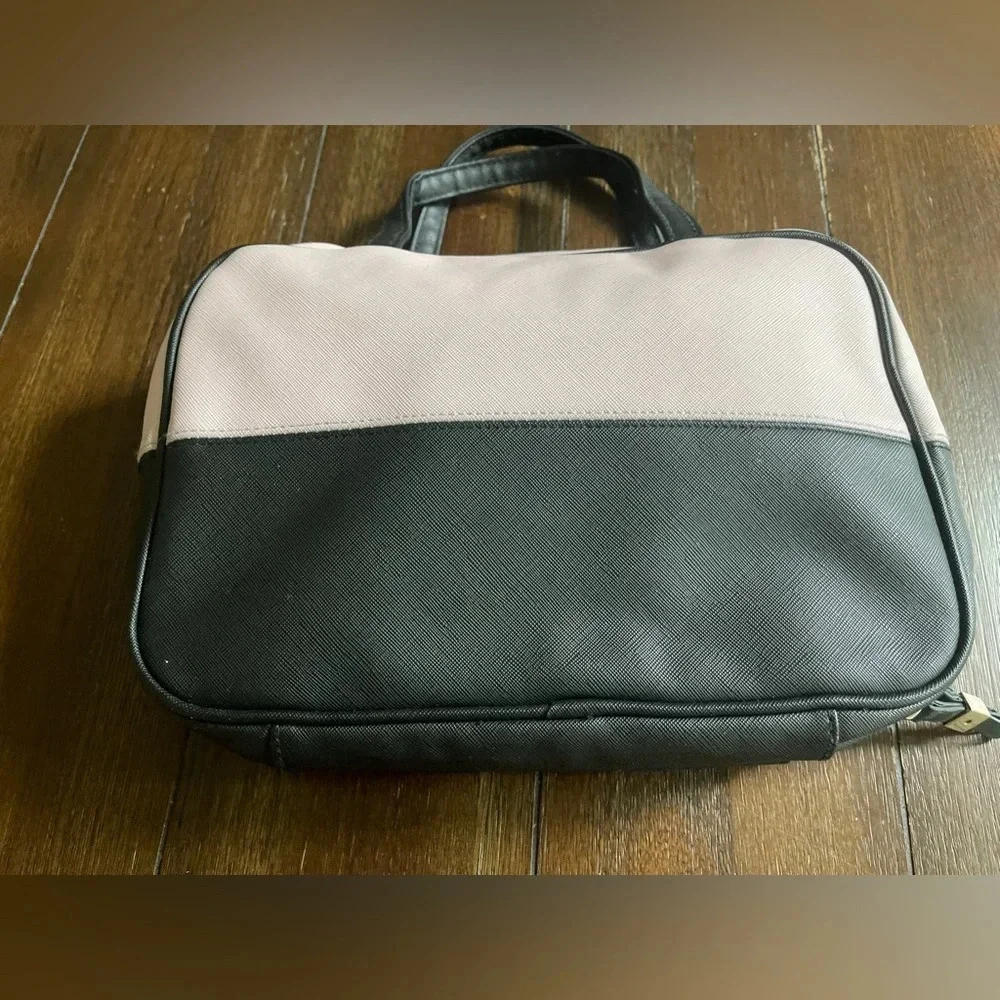 Victoria’s secret cosmetics bag
